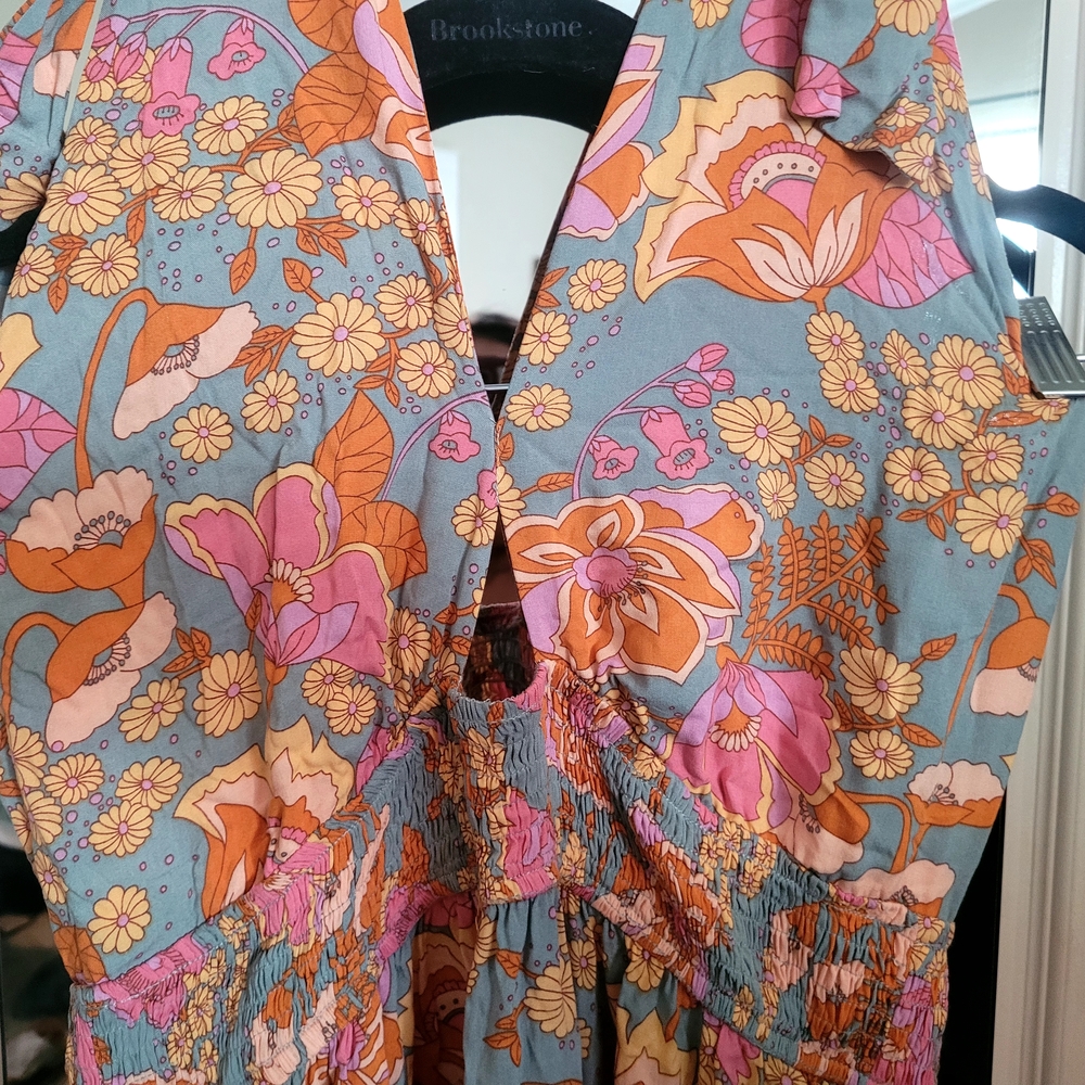 Floral Maxi Dress with Pink and Orange Accents With Pockets.     32 - Picture 8 of 11